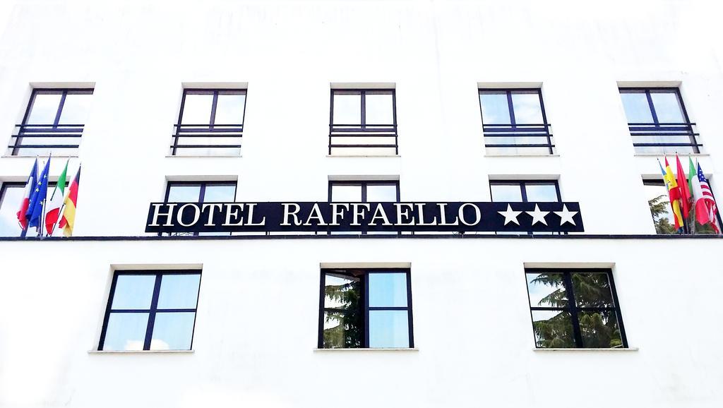 Hotel Raffaello Спинея Экстерьер фото